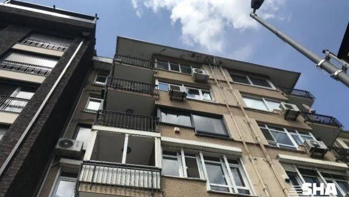 Kadıköy'de intihara teşebbüs anı kamerada