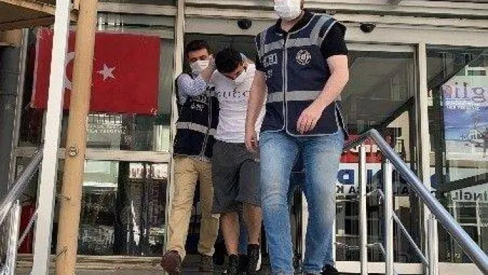 Kırık şişe ile doktoru ağır yaralayan zanlı tutuklama talebiyle mahkemeye sevk edildi