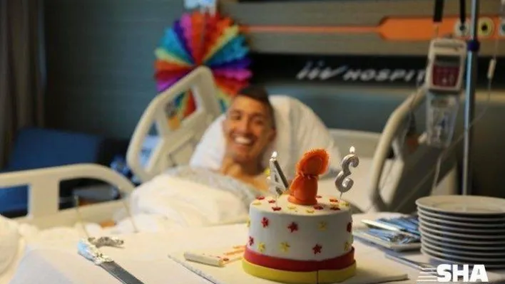 Muslera'ya hastanede doğum günü kutlaması