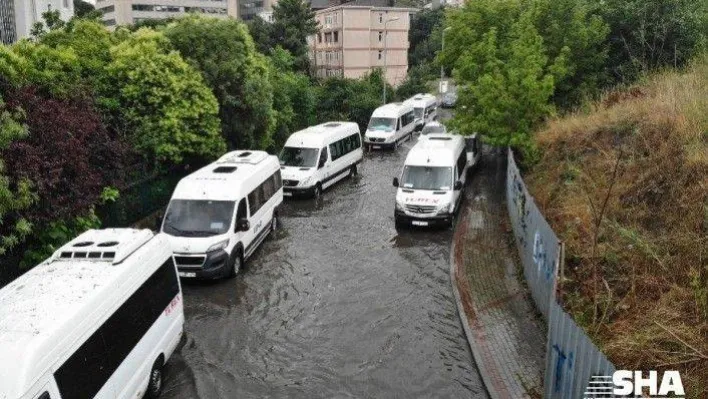 (Özel) Beşiktaş'ta mahsur kalan araçlar havadan görüntülendi