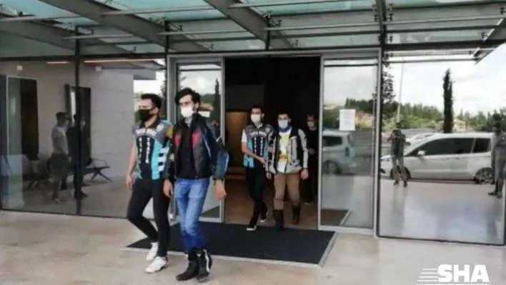 (Özel) E-5 Karayolu'nda dans eden motosikletli magandalara 5 bin lira ceza