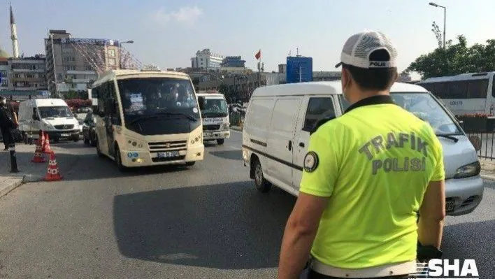(ÖZEL)İstanbul'da minibüslere 'Yeni normal' denetimi