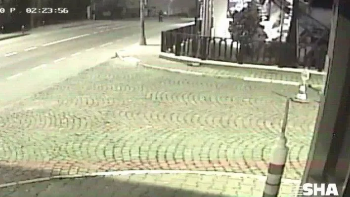 (Özel) İstanbul'da Rahmi Koç Müzesine ateş açıldığı anlar kamerada