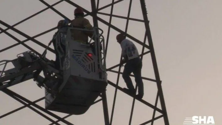 (Özel) Sosyal medyadan canlı yayın yaparak intihara kalkıştı Esra Erol ikna etti