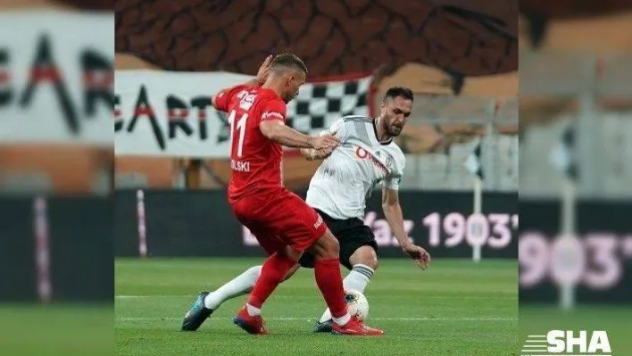 Süper Lig: Beşiktaş: 2 - Antalyaspor: 0 (İlk yarı)
