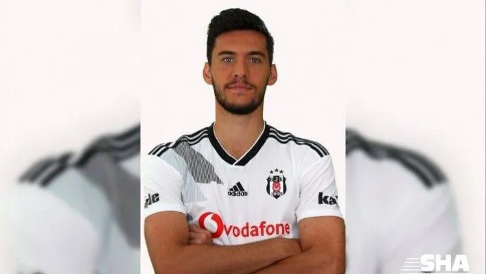 Umut Nayir'den kanser hastası çocuklara anlamlı destek