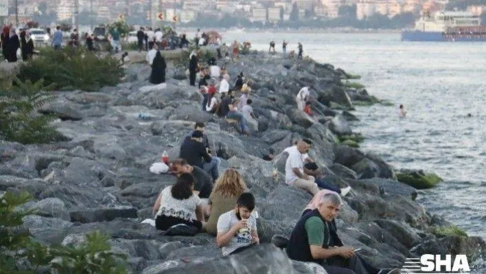 Üniversite sınavı sonrası aileler sahil ve piknik alanlarına akın etti