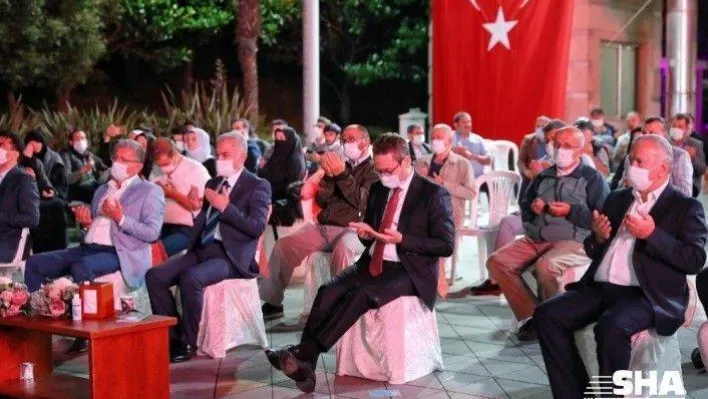 15 Temmuz şehitleri Başakşehir'de dualarla anıldı