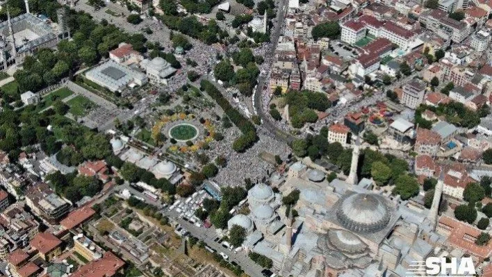 Ayasofya çevresindeki yoğunluk havadan görüntülendi