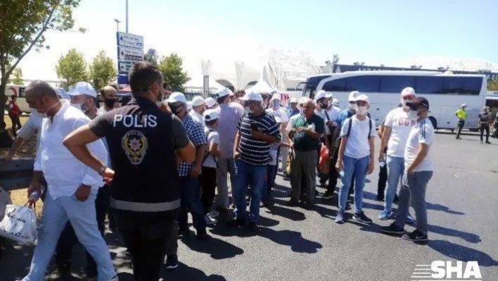 Ayasofya doldu, vatandaşlar Yenikapı'ya akın etti