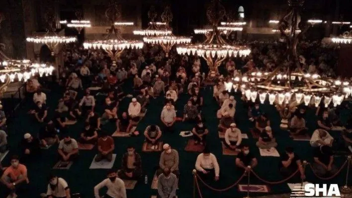 Ayasofya-i Kebir Cami Şerif-in açılışının 3. gününde de sabah namazı yoğunluğu yaşandı