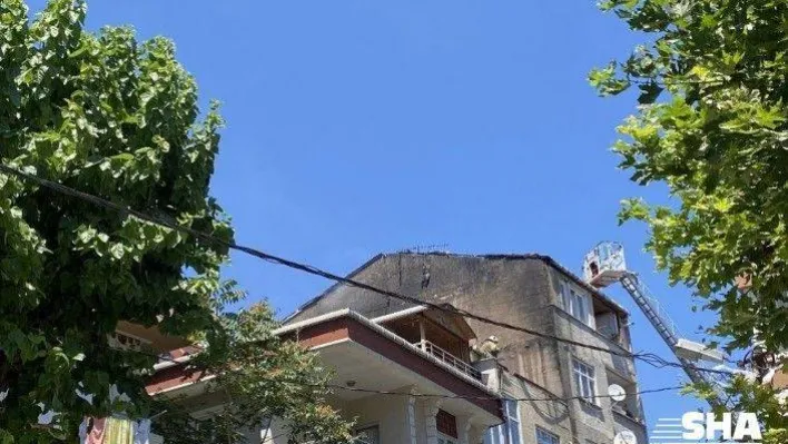 Bahçelievler'de 4 katlı binada korkutan yangın