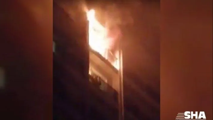 Esenyurt'ta bir aparmanın dokuzuncu atında çıkan yangın paniğe neden oldu