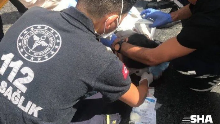 Esenyurt'ta kucağında bebekle yolun karşısına geçen kadına araba çarptı