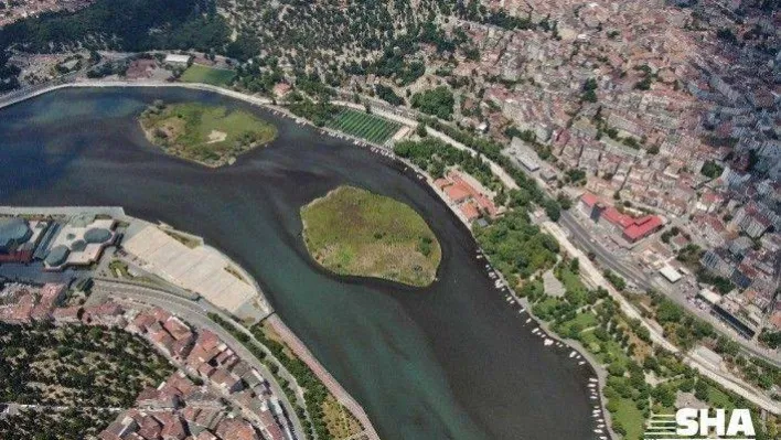 İBB'nin 3 hafta içerisinde düzelecek dediği Haliç, daha da siyaha büründü