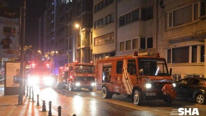 İstanbul Devlet Tiyatrosunda çıkan yangın paniğe neden oldu