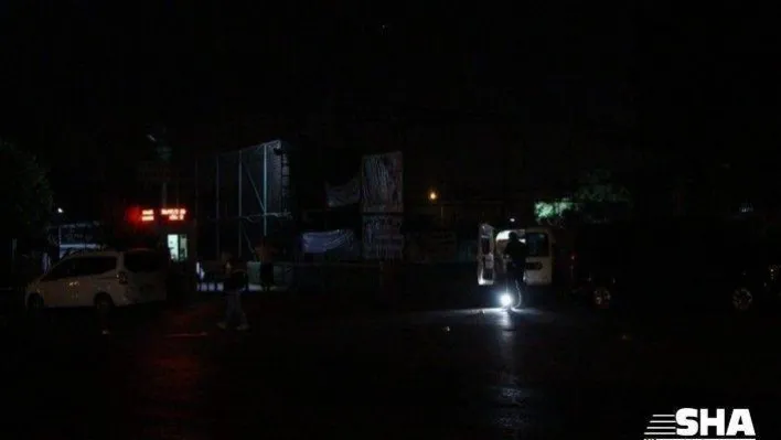 Kağıthane'de iki grup arasında bıçaklı ve silahlı kavga: 1'i ağır 6 yaralı