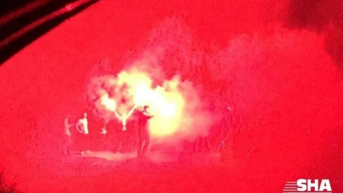 (Özel) Evlilik teklifinde sosyal mesafe hiçe sayılarak halaylar çekildi