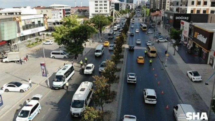 (ÖZEL) Minibüslerde yine sosyal mesafesiz yolculuk, 12 yerine 37 yolcu çıktı