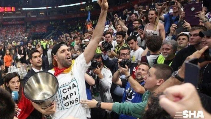 Real Madrid, 40 yaşındaki Felipe Reyes'in sözleşmesini uzattı