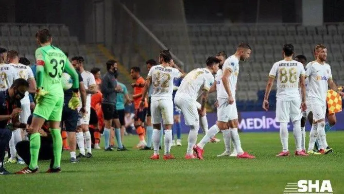 Süper Lig: Medipol Başakşehir: 1 - Kayserispor: 0 (İlk yarı)