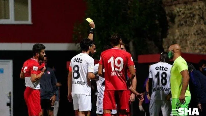 TFF 1. Lig Play-Off Yarı Final: Karagümrük: 1 - Akhisarspor: 1 (İlk yarı)