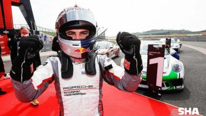 Ayhancan Güven, 30 Ağustos Zafer Bayramı'nı Belçika'da kutladı