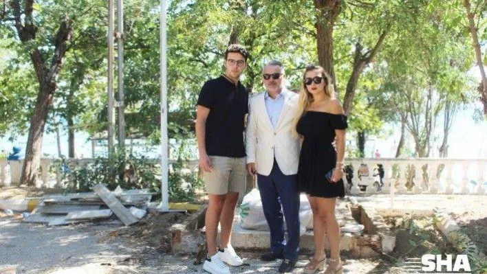 Babasının yaptırdığı büstü 32 yıl sonra restore ettirdi