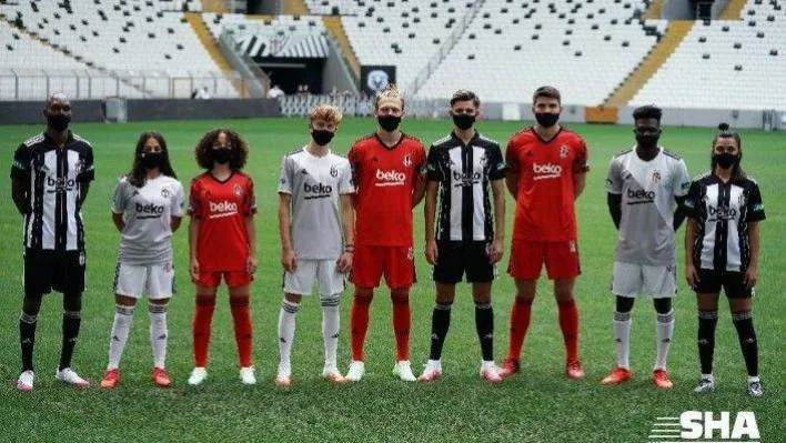 Beşiktaş yeni sezon formalarını tanıttı