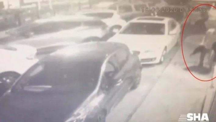 Beyoğlu'nda sokak ortasında yaşanan çatışma kamerada