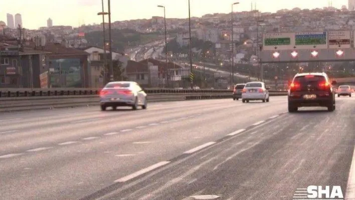 Edirnekapı üst geçidinin ilk etabının tamamlanmasıyla kapatılan şeritler trafiğe açıldı