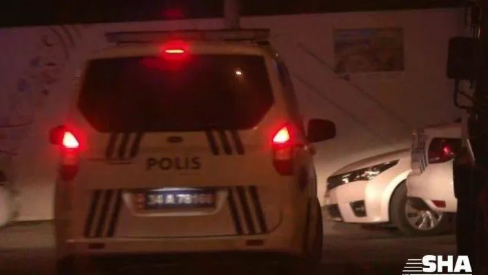 Etrafa rastgele ateş açıp bir binaya sığınan kişi özel harekat timleri tarafından teslim alındı