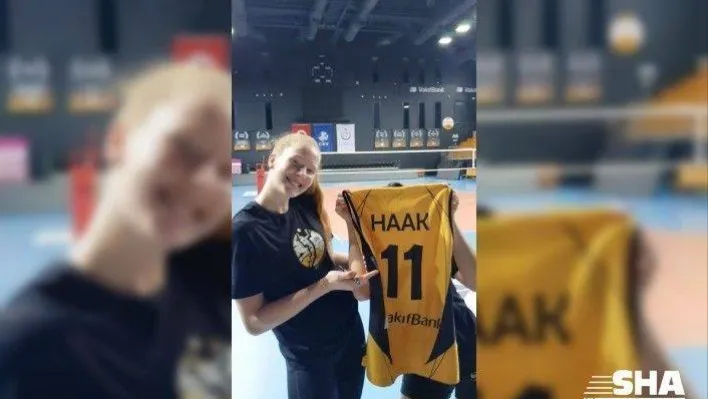 Haak sözünü tuttu, imzalı formasını gönderdi