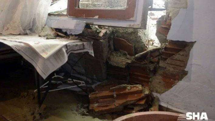 İstanbul'da yağmurdan zarar gören evlerde hasar tespiti yapıldı