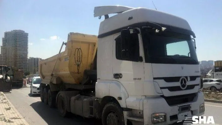 Kaçak hafriyat döken kamyon sürücüsü polisi alarma geçirdi