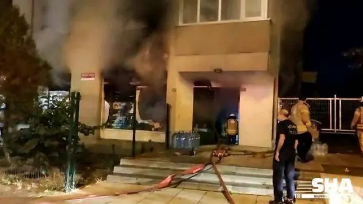 Kartal'da bir markette patlama meydana geldi 2 kişi hastaneye kaldırıldı