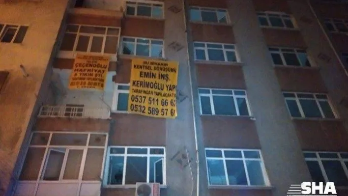 (ÖZEL) Bahçelievler'de yıkım kararı olan binanın balkonu çöktü: 1 yaralı