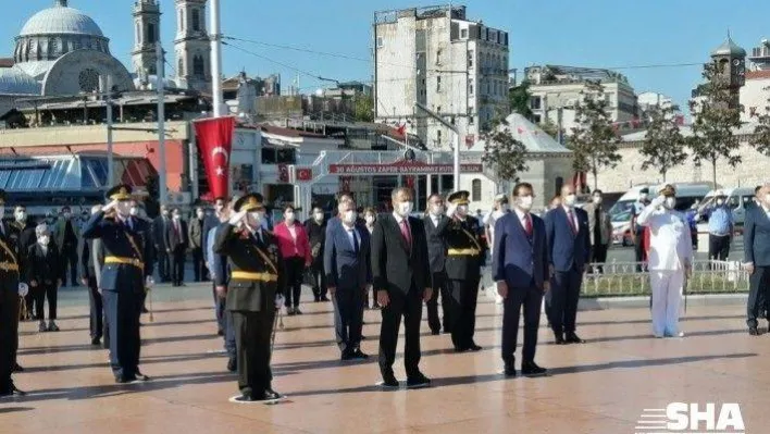 Taksim Meydanı'nda 30 Ağustos Zafer Bayramı töreni düzenlendi