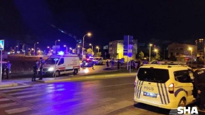 Bağcılar'da otomobile silahlı saldırı: 1 ölü 1 yaralı