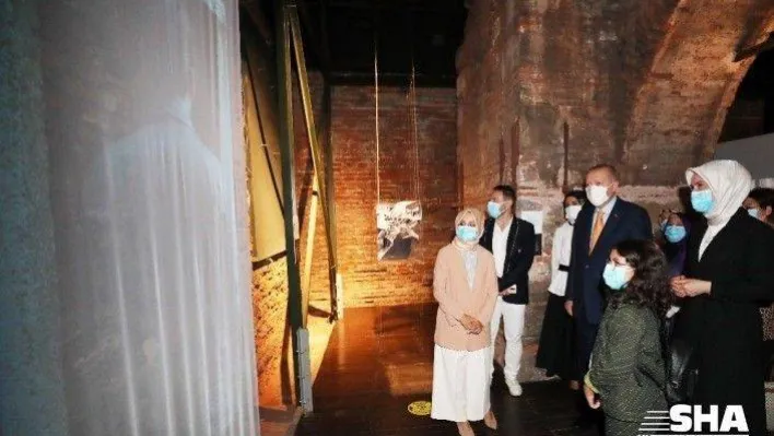 Cumhurbaşkanı Erdoğan &quotBöyle Daha Güzelsin&quot sergisini gezdi