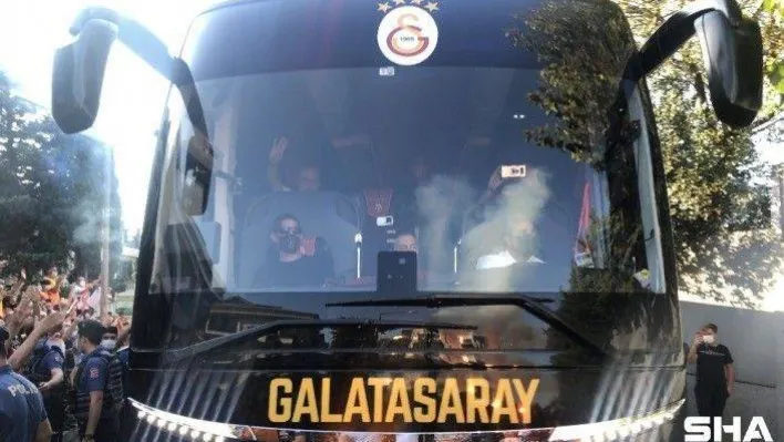 Galatasaray derbi için yola çıktı