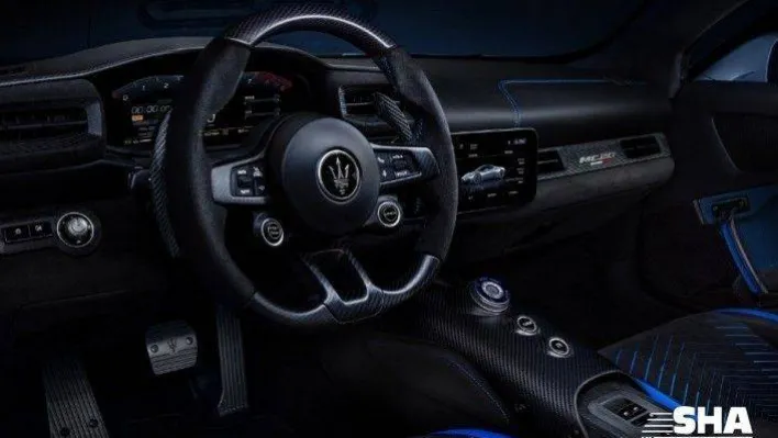 İtalyan otomotiv markası yeni spor otomobili tanıttı