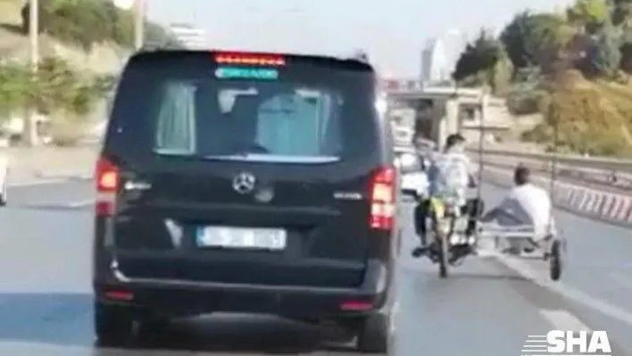 (Özel) D-100 Karayolu'nda sepetli motosiklet ile tehlikeli yolculuk