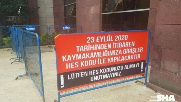 Sultanbeyli Kaymakamlığı'na girişlerde 'HES Kodu Uygulaması' başlatıldı