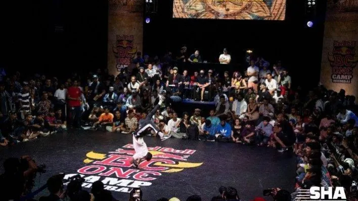 Uluslararası breakdans yarışmasının finalini Türk B-Girl zorluyor