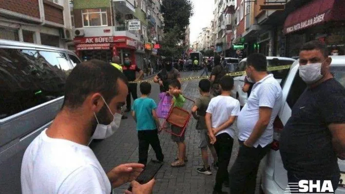 Zeytinburnu'nda araç içerisinden kurşun yağdırdı : 2 yaralı