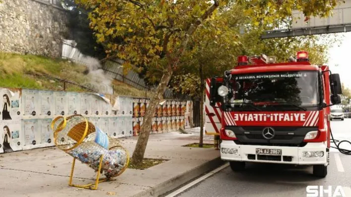 Beşiktaş'ta yer altındaki elektrik kablolarından dolayı yangın çıktı