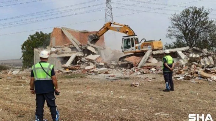 Güvenlik Tehlikesi Oluşturan Metruk Bina Yıkıldı