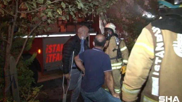 Kağıthane'de bir binanın bodrum katında bulunan marangoz atölyesinde yangın paniği