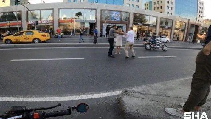 (Özel) İstanbul'un göbeğinde yumruklu trafik kavgası kamerada